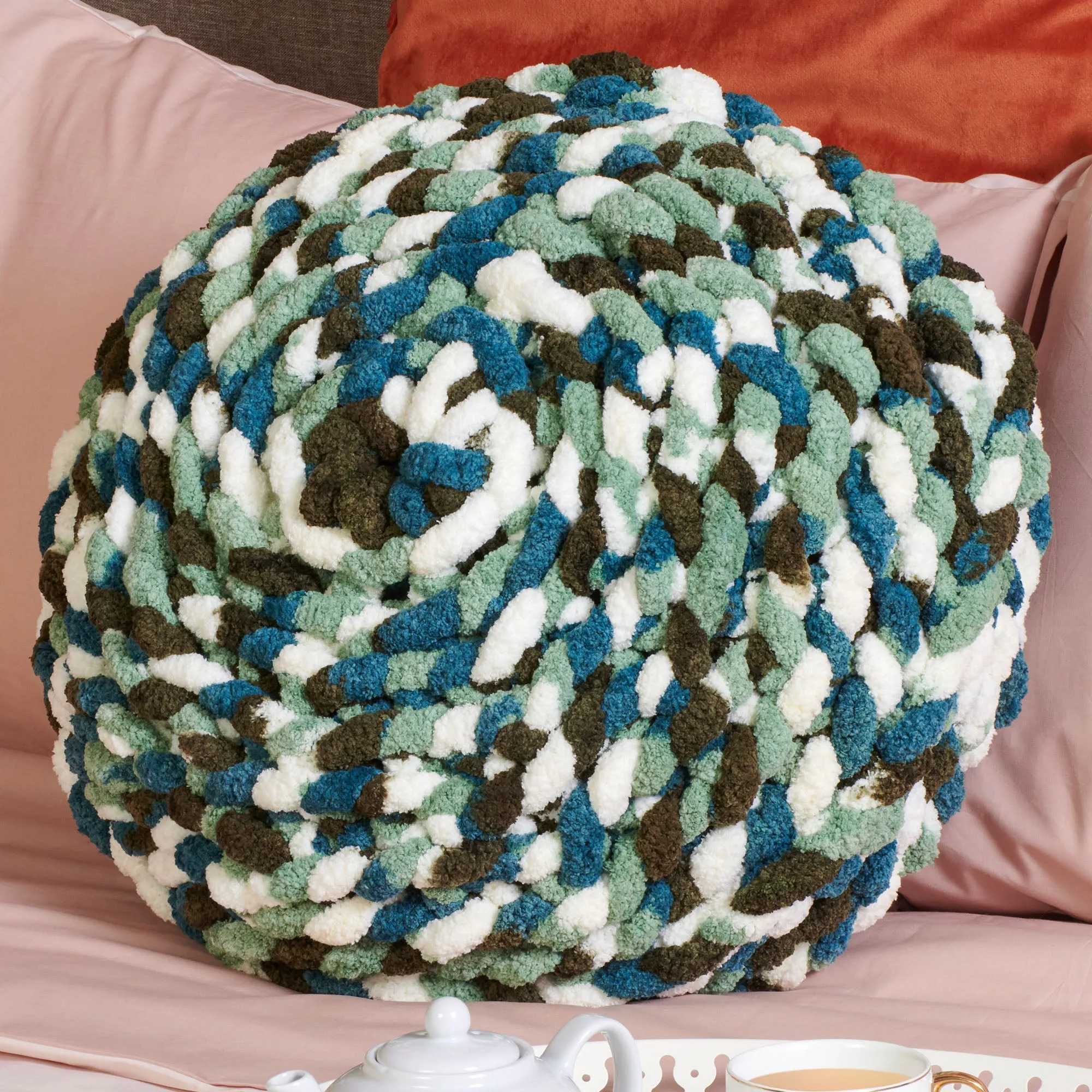 Bernat Blanket Extra Thick Finger Crochet Round Pillow