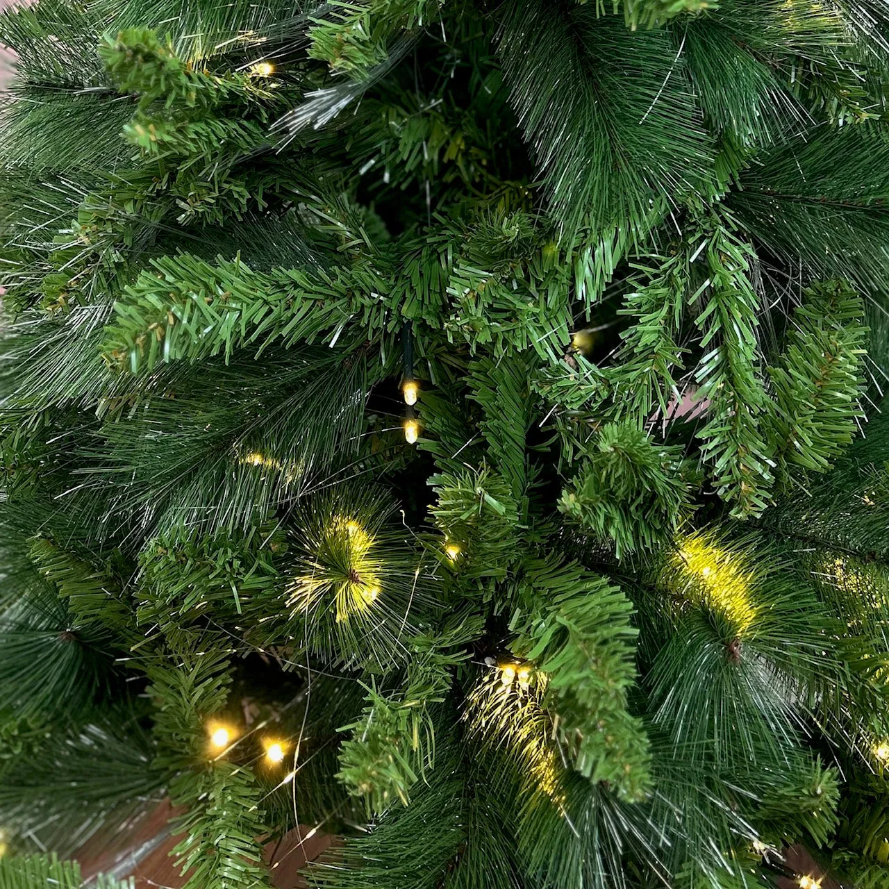 Pre-Lit Luxury Classic Dense Pine Tree with Built-In Lights - 6 ft